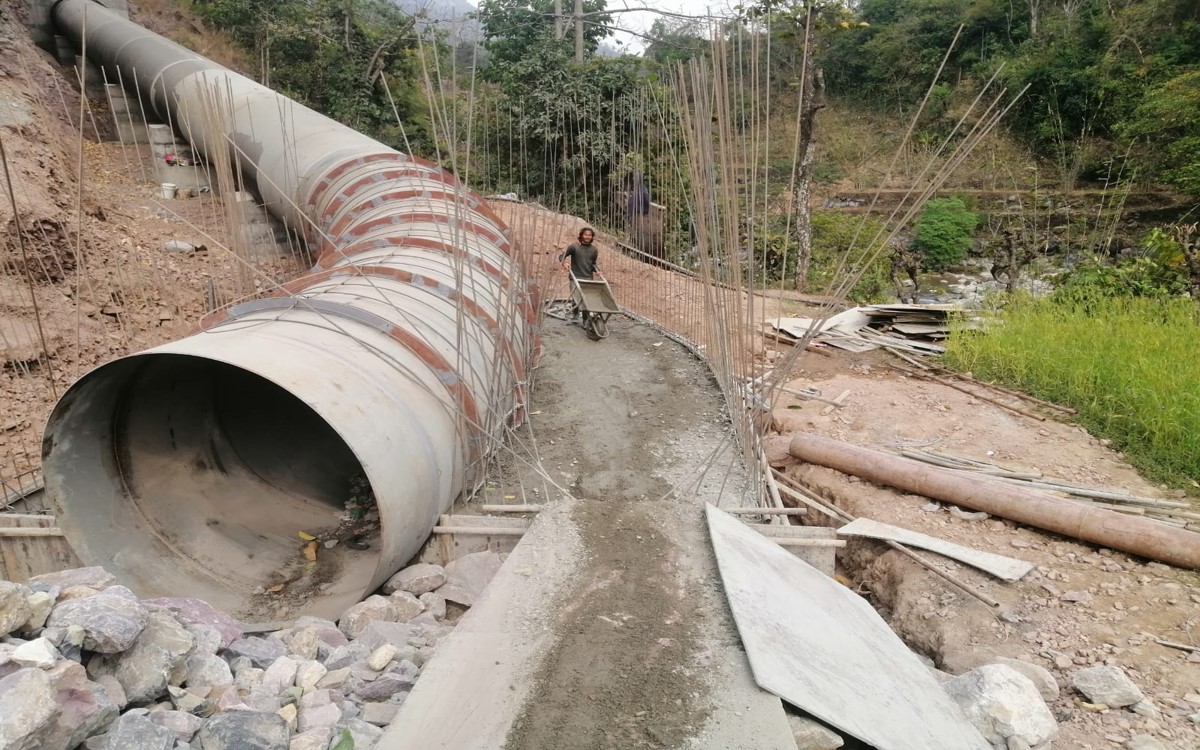 Work stopped on saddle support