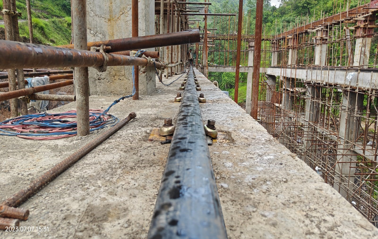 Rail line on the crane beam