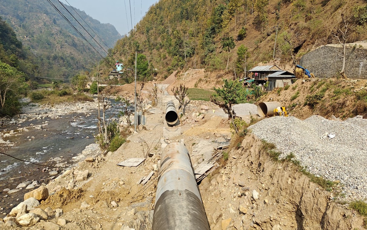 Pipe erection between AB34 and AB35