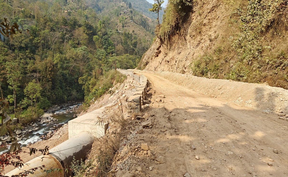 Crossing and road section